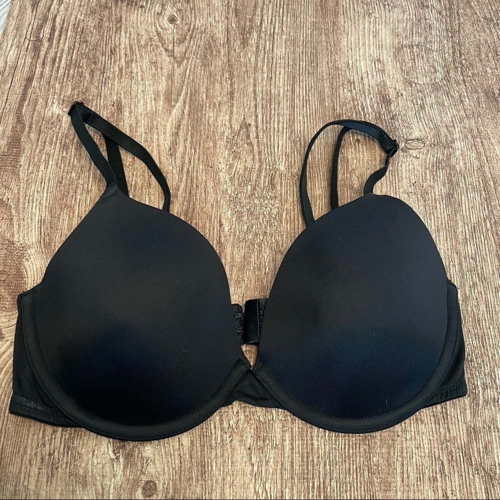 Victoria's Secret Pink Wear Everywhere T-Shirt Lightly Lined Bra Size 32C